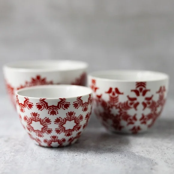 CRATE & BARREL Nordic Holiday Nesting Bowls RED/WHITE Kate Forrester Set of 3