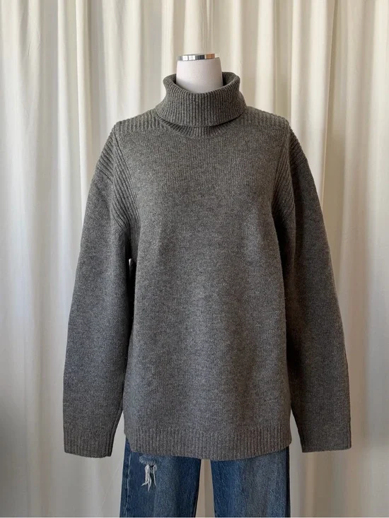Vintage 1990s DKNY 100% Wool Gray Turtleneck Sweater XL Oversized.