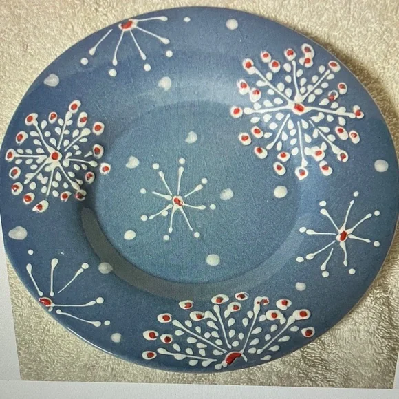 Crate & Barrel Blue Snowflake Plate with Red and White Floral Design 9 3/8”