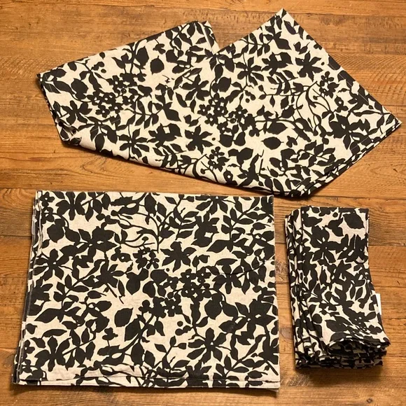 Crate&Barrel eden black silhouette set of table runner, placemats and napkins