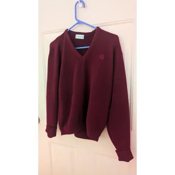 Vintage Izod Red/Burgundy V Neck Sweater Med Mens, Preppy, Casual, Lightweight