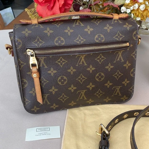 LOUIS VUITTON , Auth monogram pochette Métis crossbody , satchel.