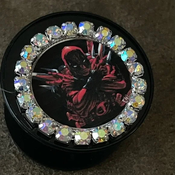 Deadpool phone accessory