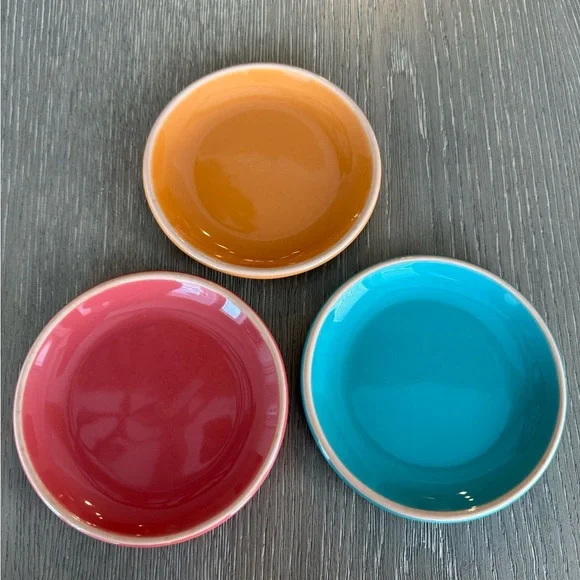 3 small crate and barrel plates