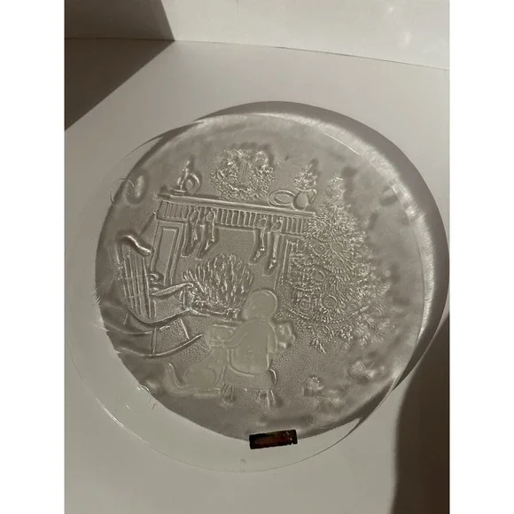 L E Smith Christmas Platter Glass 12.5 Inches Round Fireplace Boy W Dog Vintage