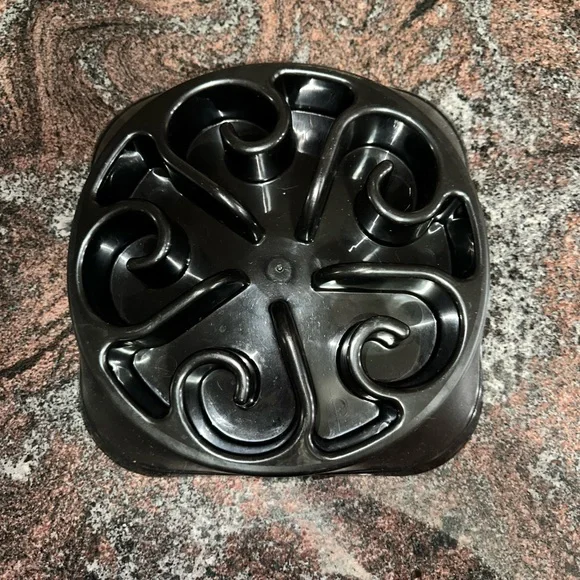 Pet slow feeder bowl- black