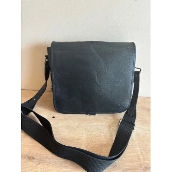 Authentic Louis vuitton black leather crossbody