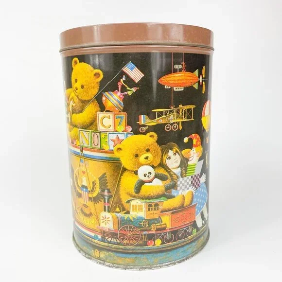 Toyland by Charles Wysocki Tin 1983 AMCAL England