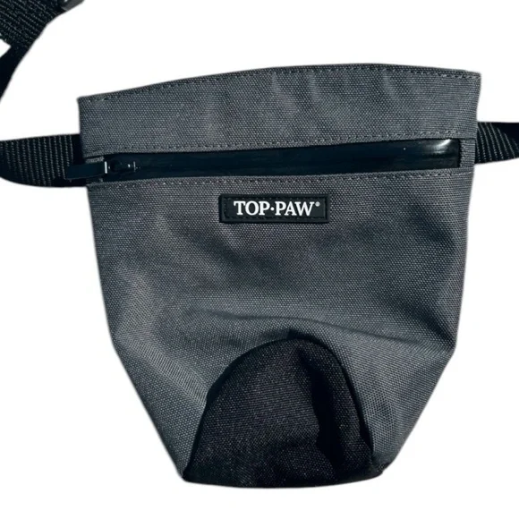 NWOT Top Paw treat pouch