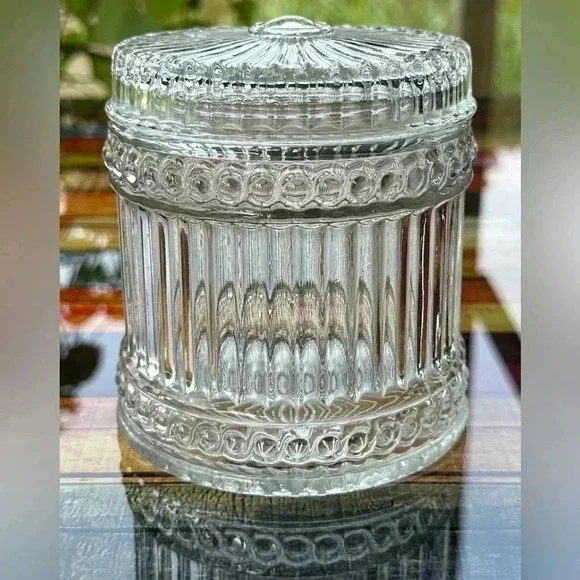Amway American Vintage Glass Reproduction Of Circa 1850 Glass Jar Apothecary