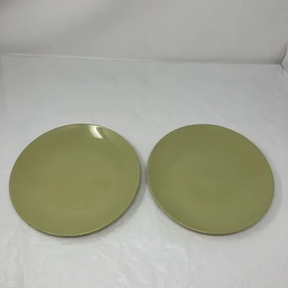 IKEA Dinnerware Fargrik Luncheon Plates Set Of 2 Avocado Green 21963 8-3/4”