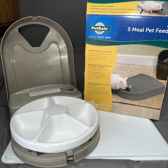 PetSafe 5 Meal Programmable Pet Food‎ Dispenser, Automatic Dog and Cat Feeder