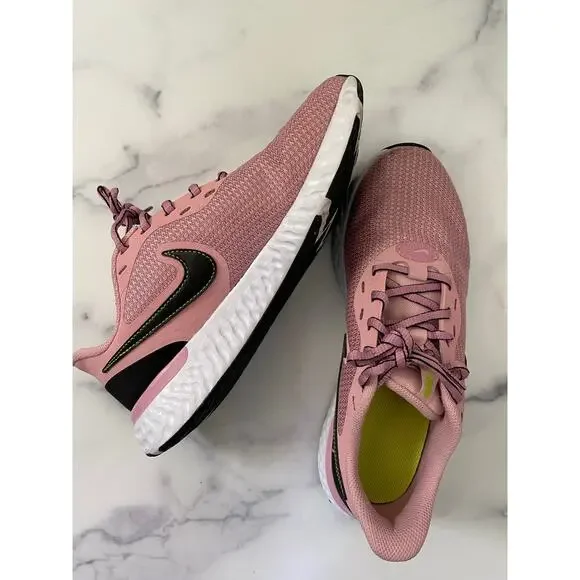 Nike Revolution 5 Sneakers Pink Size 8
