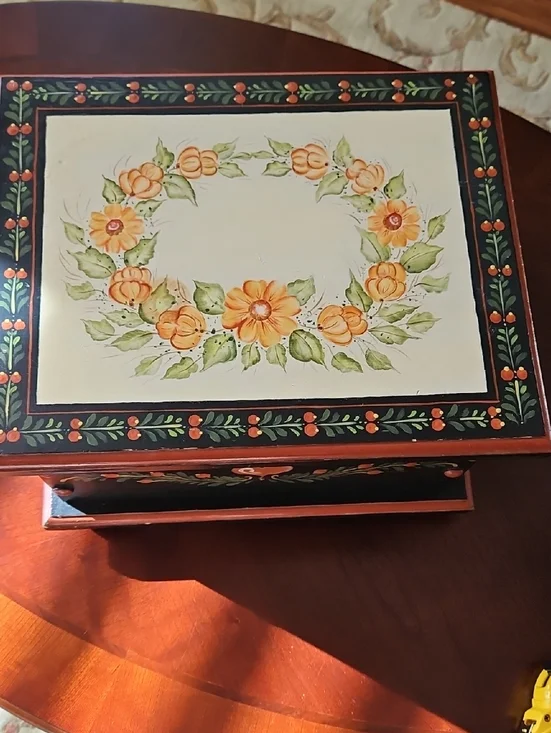 Beautiful Handcrafted & Signed Wooden Folk Art Hinged Box, 14