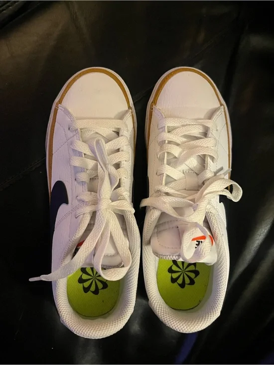 Nike Women's Court Legacy Leather Sneaker