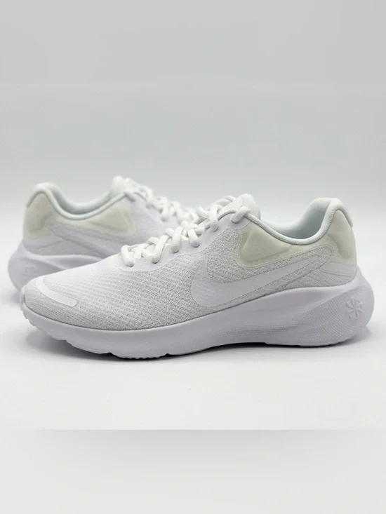 Nike Women’s All-White Lightweight Running Sneakers