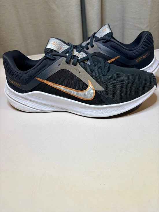 Nike women’s Black & Copper Lightweight Running Sneakers