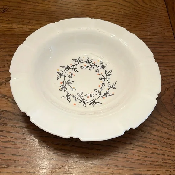 IKEA‎ scanning floral wreath bowls, set of 2