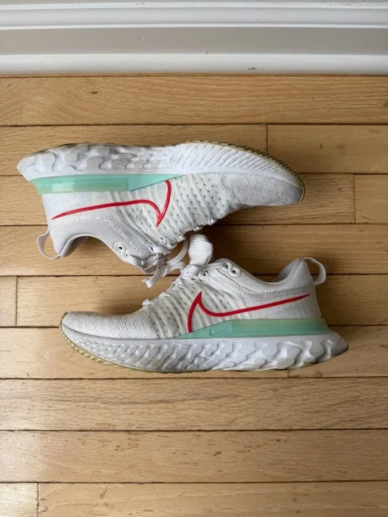 Nike React Infinity Run Flyknit Women’s Size 7 – White/Red/Mint