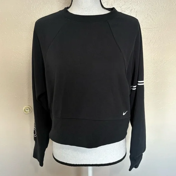 Nike Pro Dri-Fit Black Long Sleeve Sweatshirt Women’s Size Small