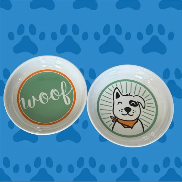 Small pet feeders
