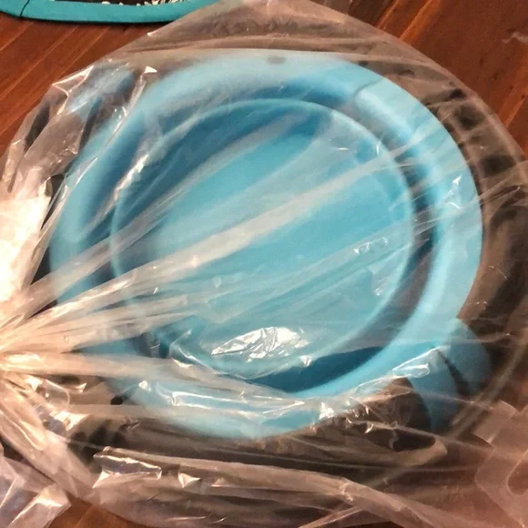 collapsible dog bowl