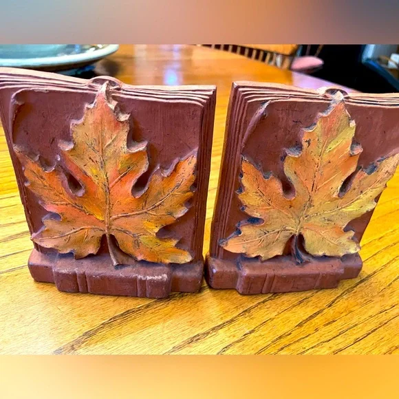 Maple leaf vintage bookends - preowned