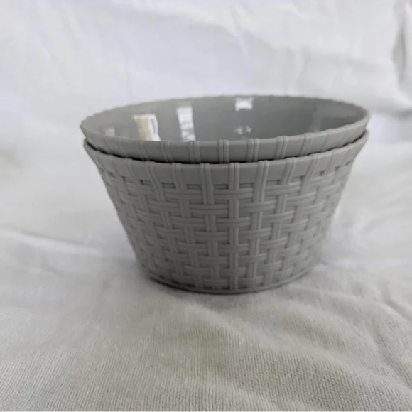 2pk 37oz Plastic Woven Baskets Gray - Bullseye's Playground NWT