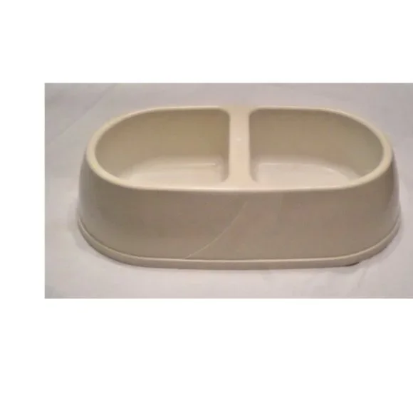 Lg double bowl pet feeder holds 2 x 8 oz. with room to spare