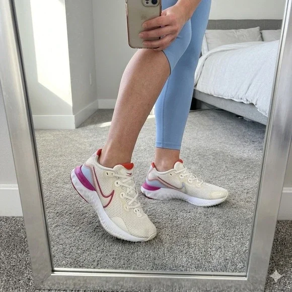Nike Women's Renew Run White Ember Glow Athletic Sneakers Size 7.5 CK6360-100