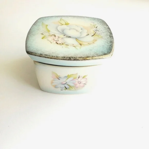 Palissy Trinket Box