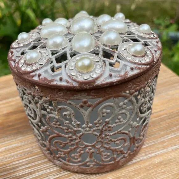 Vintage, metal container with decorated w/pearls & sparkles Lis, 3.4x4.25 in