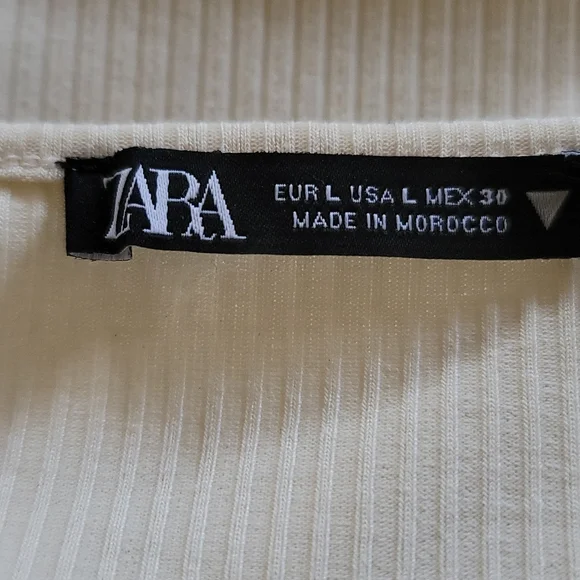 ZARA Puff Sleeves Rib Top with Plunge Neckline. SZ L