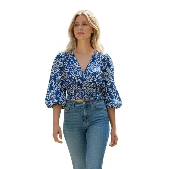 Zara‎ Blue White Floral Eyelet Smocked Cropped Blouse Puff Sleeve V-Neck Top M