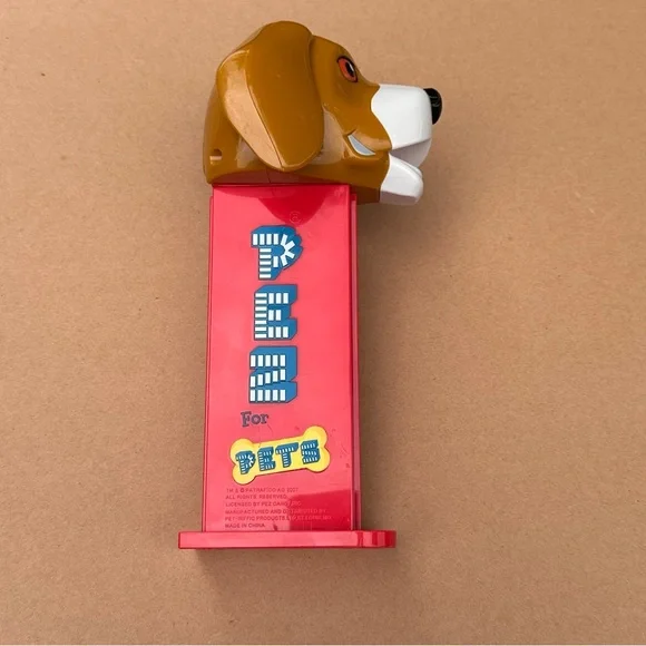 Giant Pez For Pets Dog Treat Dispenser Beagle 8