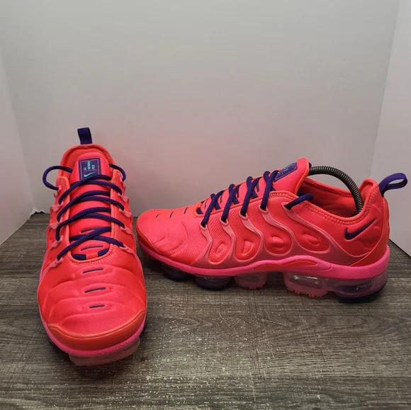 Nike Air VaporMax Plus Womens Size 12 Pink Blue Athletic Running Shoes Sneakers