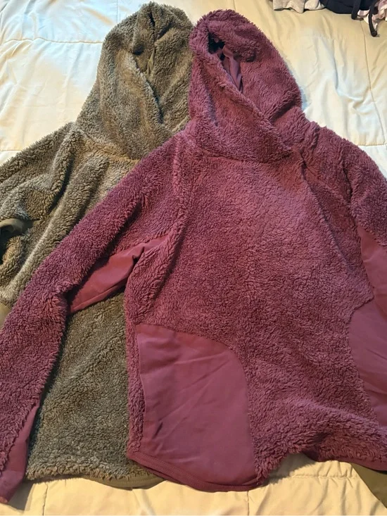 Nike Sherpa Fleece Pullover Bundle Size Small/Medium Burgundy Green