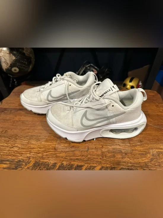 Nike Airmax Intrlk Women's Light Gray and White Air-Cushioned Athletic Sneakers