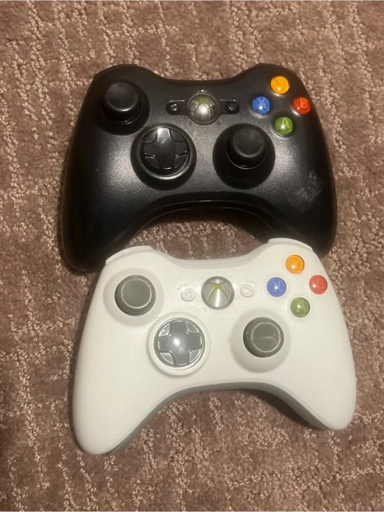 Lot of 2 Genuine Microsoft Xbox 360 Wireless Controllers Black & White OEM