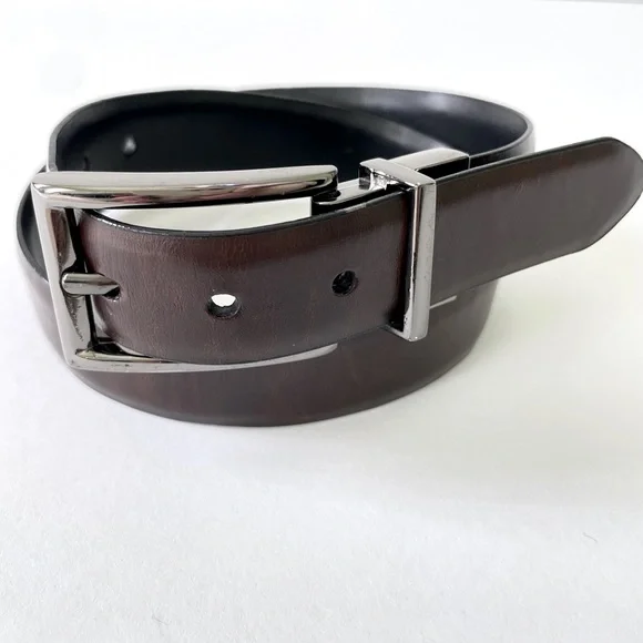 Boy’s Reversible Leather Belt Size Small 22-24 Brown Black Silver Buckle