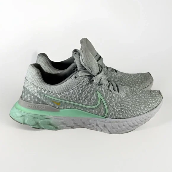 Nike Women's React Infinity Run Flyknit‎ 3 Running Shoes, Grey/Mint, Size 8