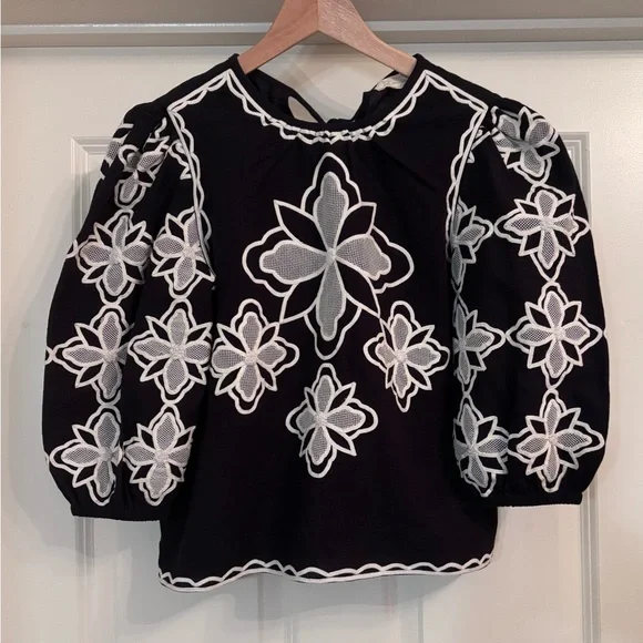 Letmebe Embroidered Top‎