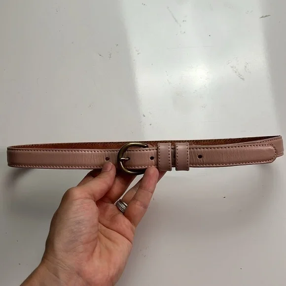 American Apparel leather belt sz XXS‎
