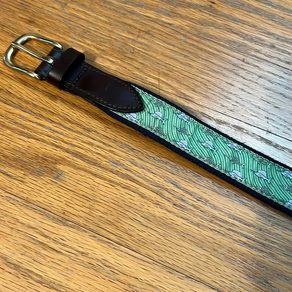 Vineyard Vines boy belt