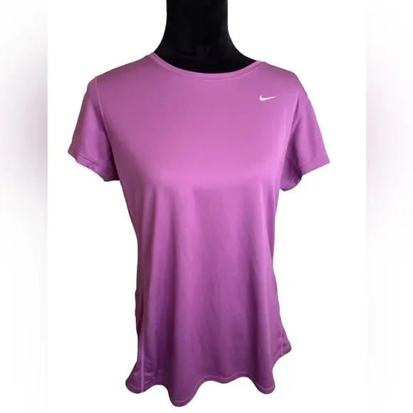 Nike Women’s Dri-Fit Purple Top Size‎ XL