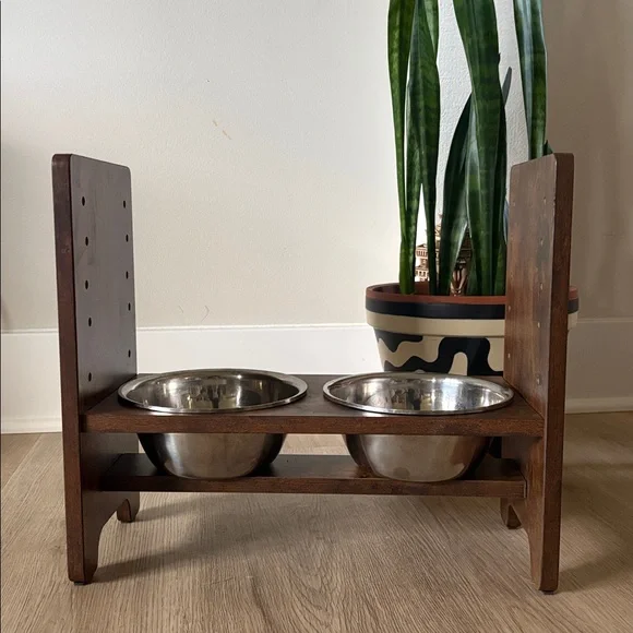 Elevated Pet Food Bowl