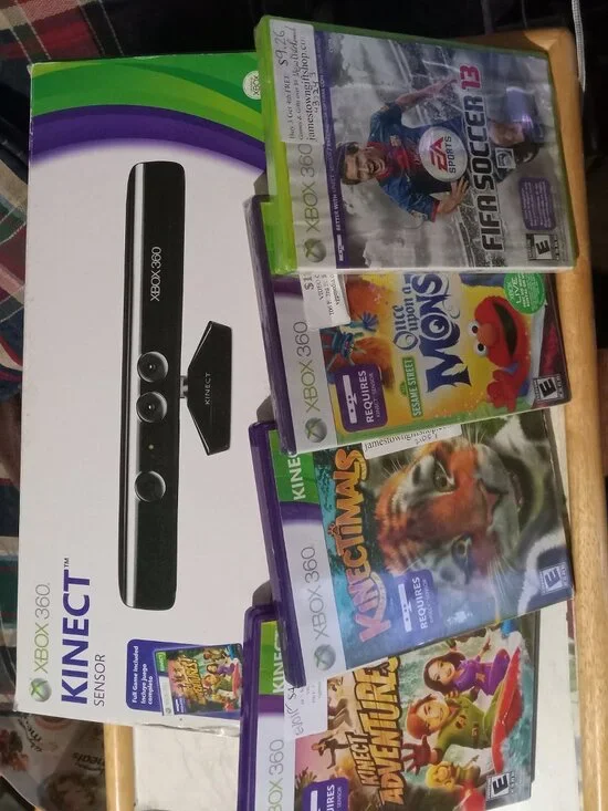 Kinect Bundle Sensor in Box + 4 Games Kinectimals Sesame Adv FIFA Xbox 360