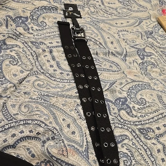 ❤️10/$10 New Glam Black Belt with Silver Accents For Kids