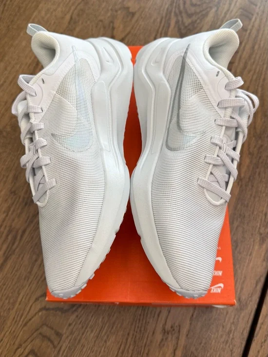 Nike Downshifter 12 “White Metallic Silver” – Women’s 10.5 / Men’s 9 – Brand New