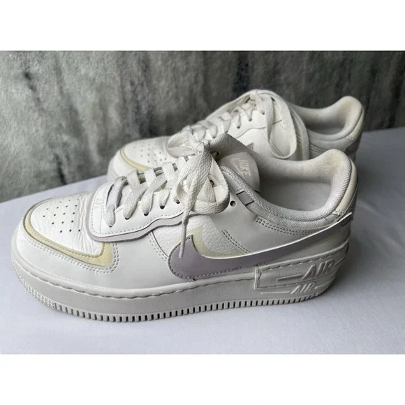 Nike Air Force 1 Womens 7.5 White/ Lilac Trim Leather Sneakers